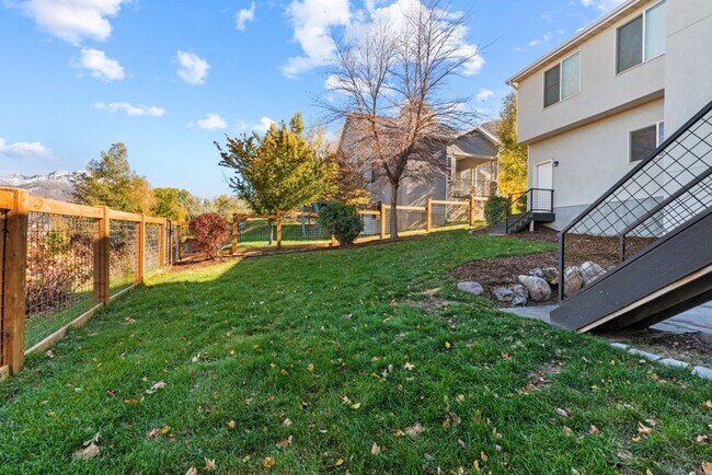Building Photo - 339 Manti Dr