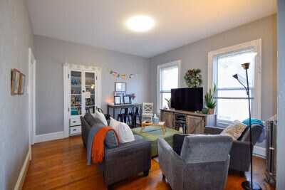 Primary Photo - 85 Surrey St