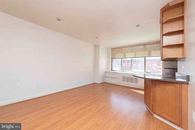 Foto del edificio - 1121 Arlington Blvd