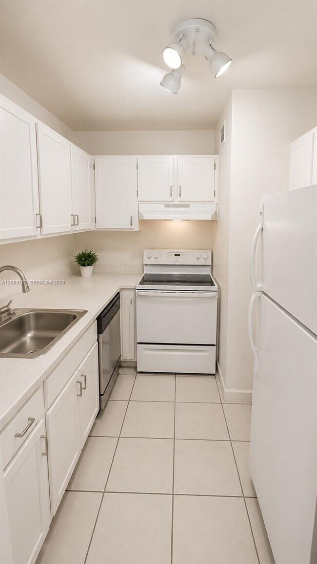 Foto del edificio - 13710 SW 90th Ave