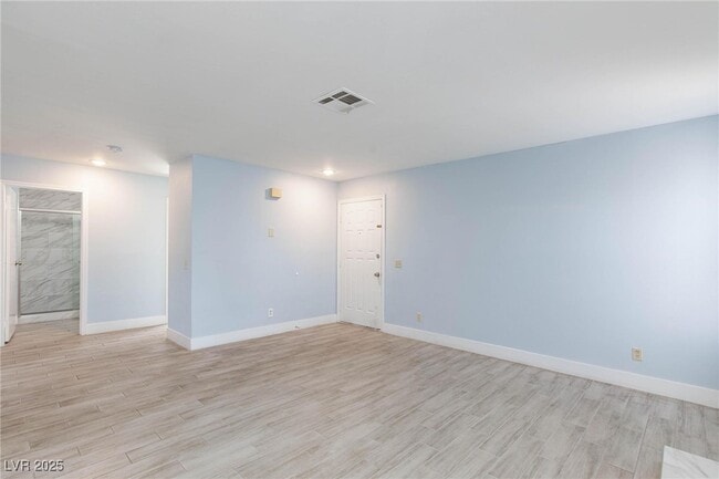 Foto del edificio - 6623 W Tropicana Ave
