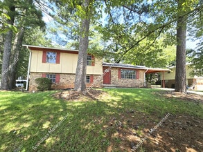 Building Photo - 8834 Homewood Dr