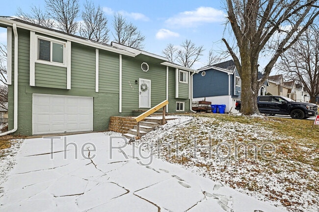 Building Photo - 8617 S 143rd Ave