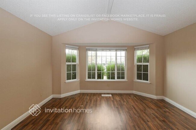 Building Photo - 962 Almond Dr