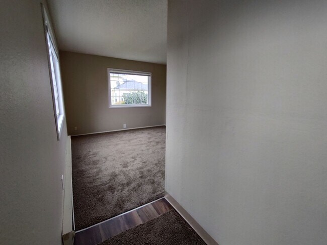 Building Photo - 508 E Harrison St