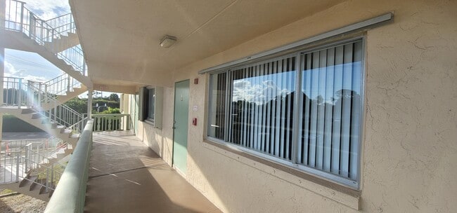 Building Photo - 300 Village Green Cir S