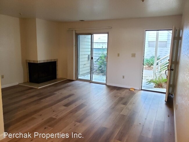 Building Photo - 1 br, 1 bath House - 3193 Wayside Plaza #13