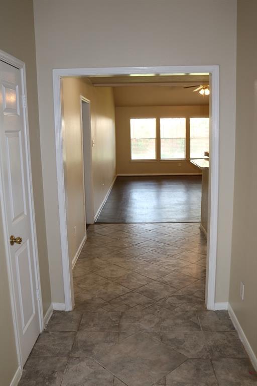 Building Photo - 4803 Meadowglen Dr