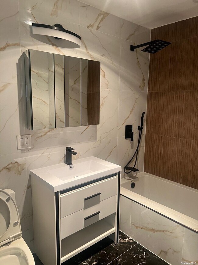 Foto del edificio - 1092 E 54th St