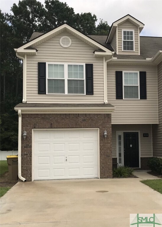 210 Canyon Oak Loop, Richmond Hill, GA 31324 Townhome Rentals in