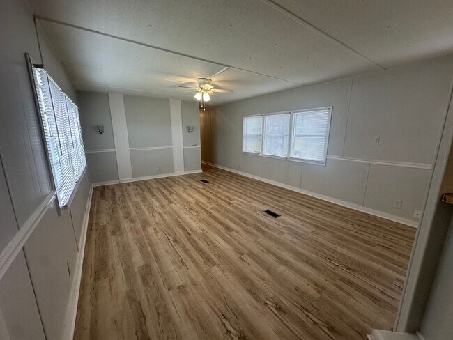 Building Photo - Newly Updated 2Bed/1Bath Mobile Home in Richlands - Close to Camp Lejuene