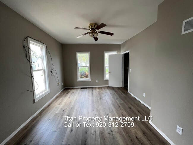 Foto del edificio - 757 Woodland Ave