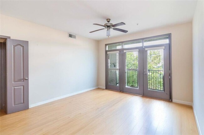 Foto del edificio - 390 17th St NW