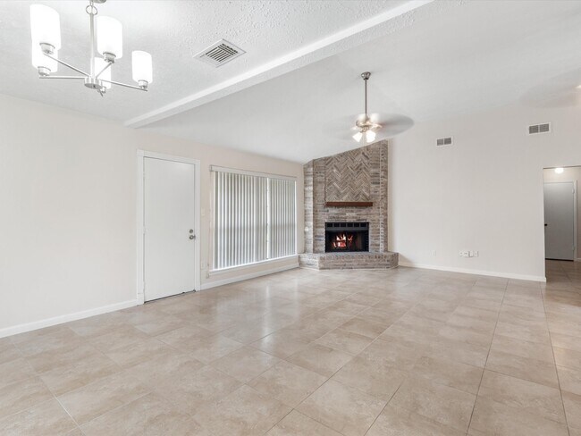 Foto del edificio - 13515 Wimbledon Oaks Dr