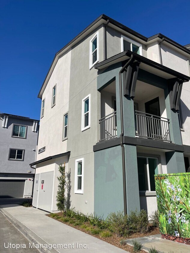 3 br, 3.5 bath House 1008 Sage Ln House Rental in Gardena, CA