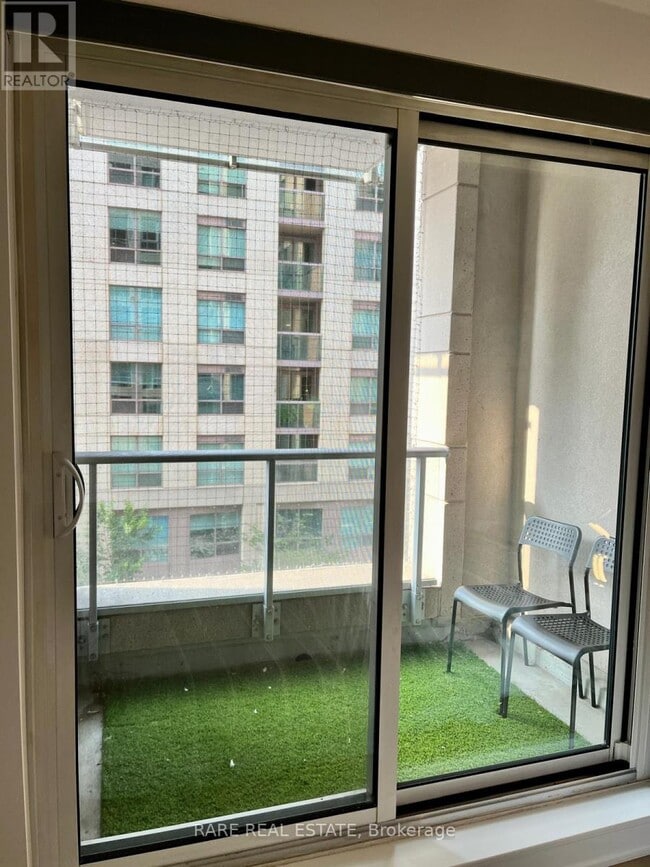 Building Photo - 199 Richmond St W