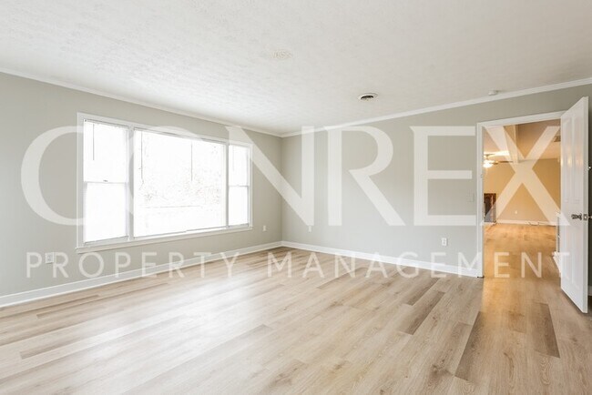 Building Photo - Amazing 4 Bedroom