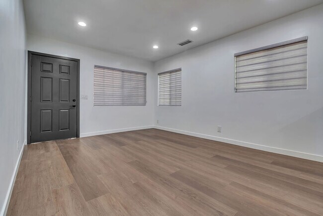 Foto del edificio - 2230 Fargo St
