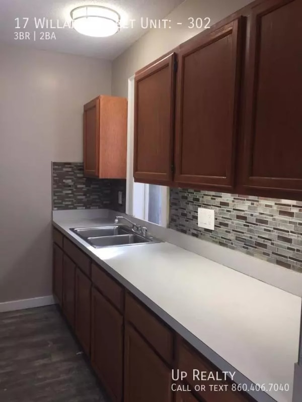 Building Photo - 17-21-21 Willard St