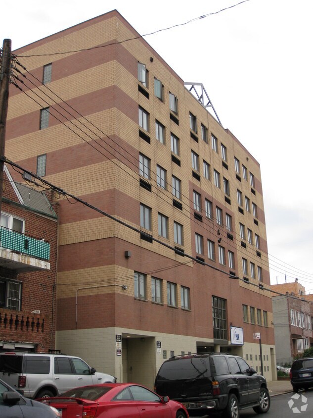 Building Photo - 846-852 49th St