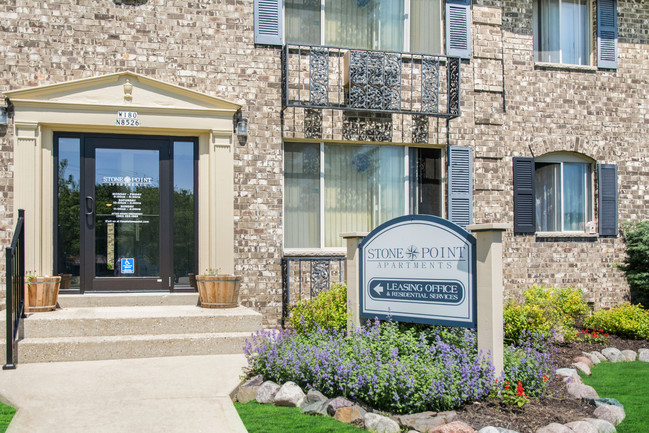 Stone Point Apartments Apartments - Menomonee Falls, Wi 