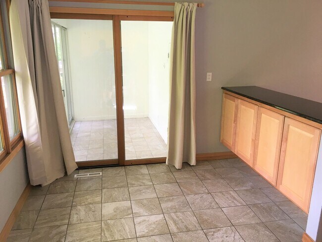 Foto del edificio - 4 BR, 3 FULL BATHS, Great TABLE MESA Neigh...