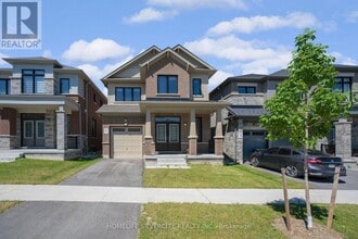 Building Photo - 12 Kingsbury Trl
