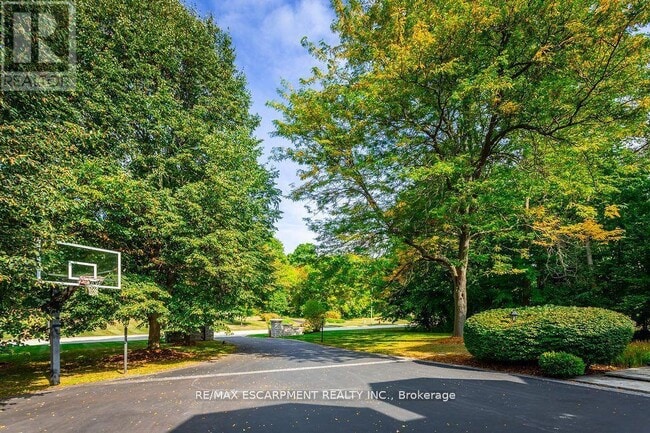 Photo du bâtiment - 12 Blackberry Pl