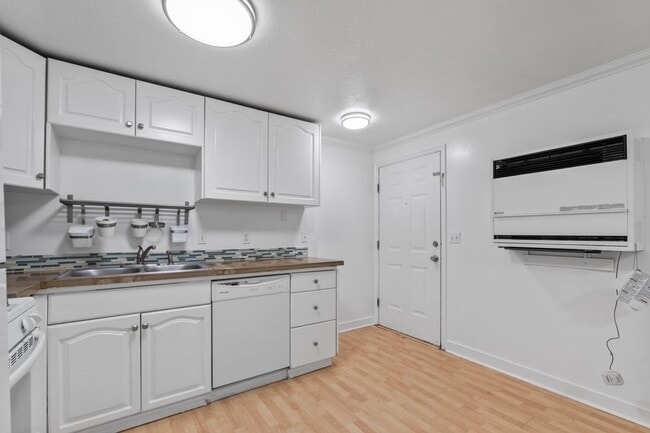 Building Photo - Canyon Road Townhomes