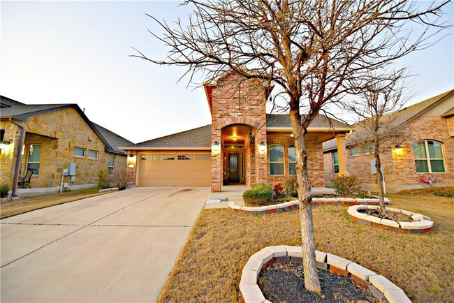 Building Photo - 2417 Muzzie Ln