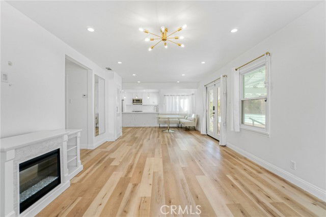 Foto del edificio - 1524 E Mariposa Ave