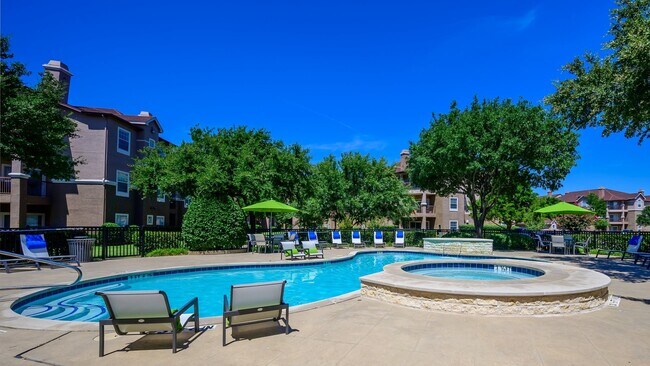 Foto del edificio - 901 Lakeside Cir