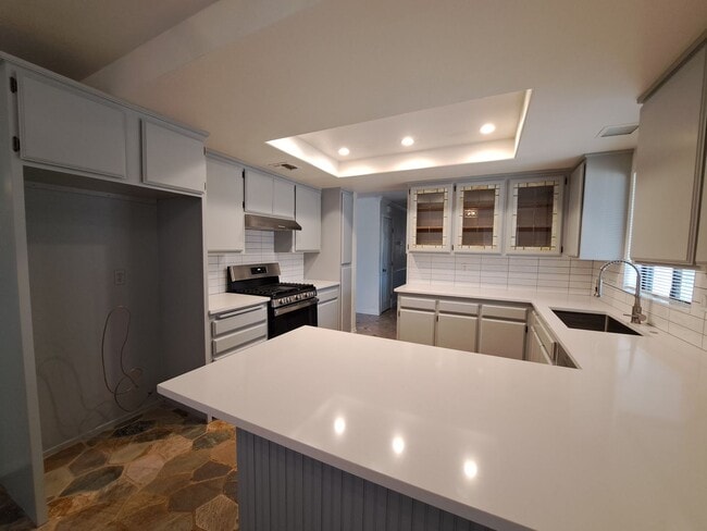 Building Photo - Beautifully Updated 3/2 in Yucca Valley!