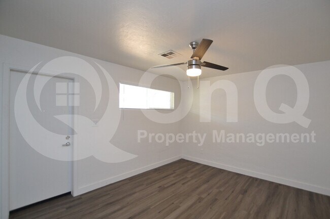 Building Photo - 1202 E Kaler Dr