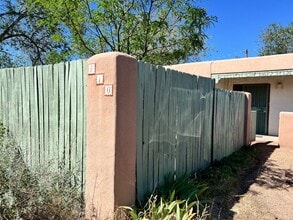 Building Photo - 410 La Joya St