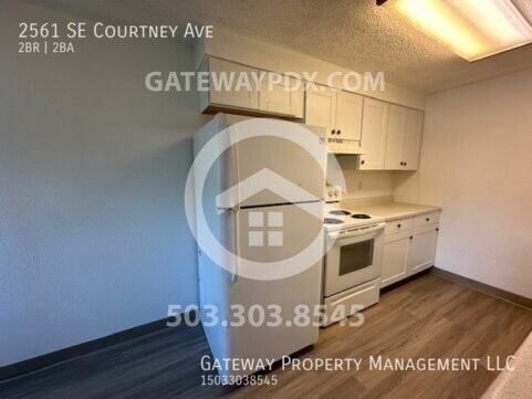 Photo - 2561 SE Courtney Ave Townhome