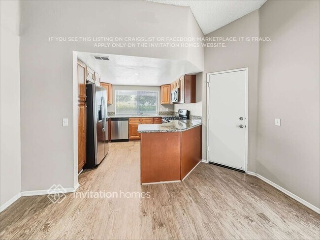 Foto del edificio - 15778 Jalanie Ln