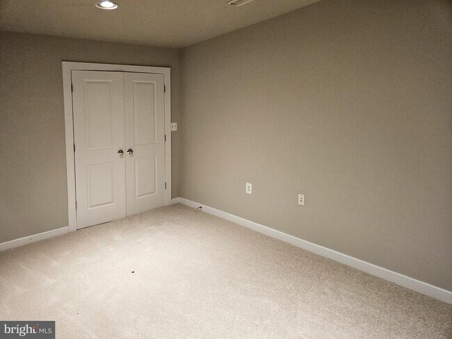 Foto del edificio - 12 S Regester St