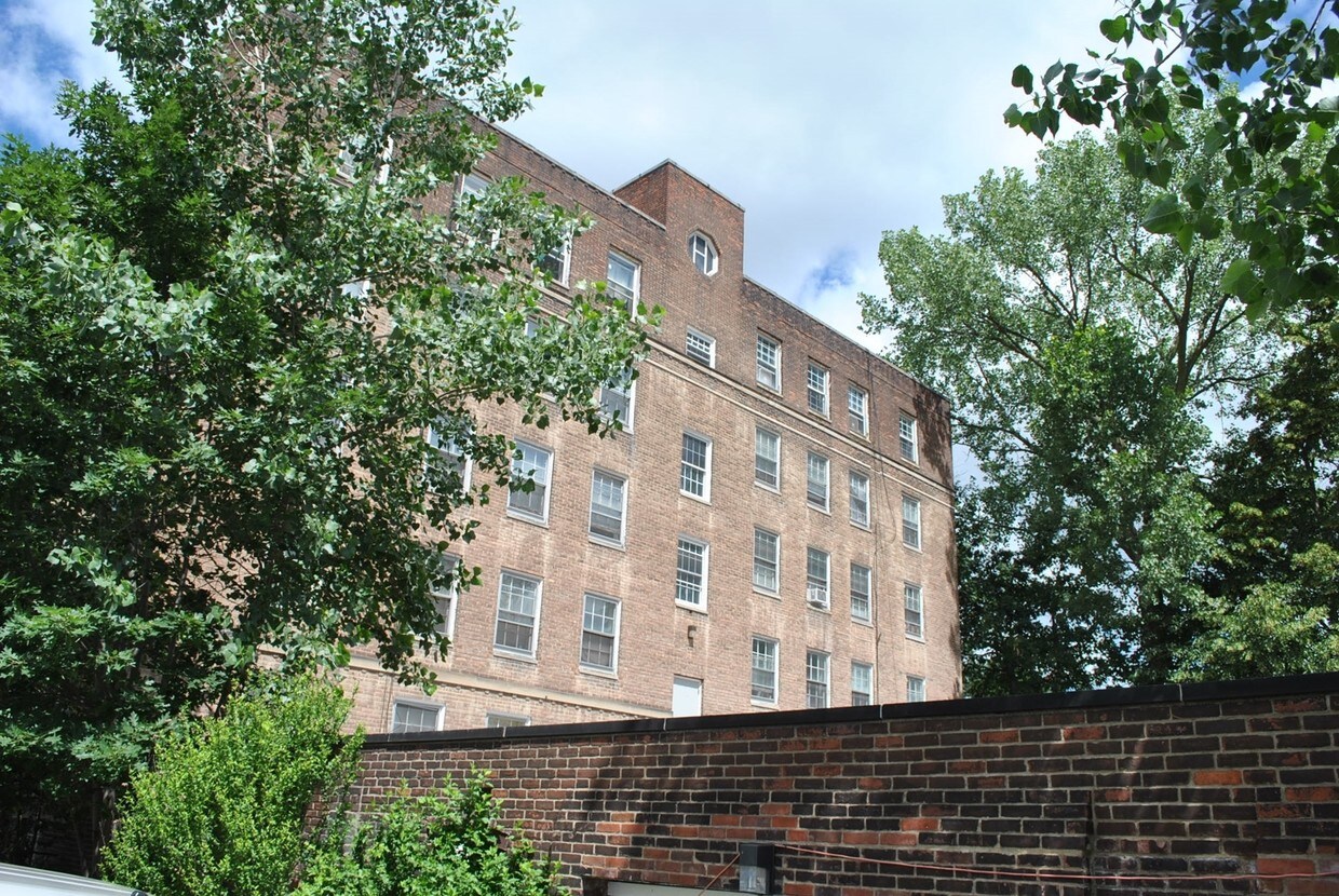 Foto del edificio - 14603 Milverton Rd