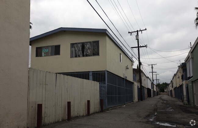 Foto del edificio - 1358 N Parkside Dr