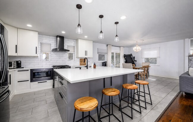 Foto del edificio - Renovated 4BR Ranch on Private 1.57 Acres