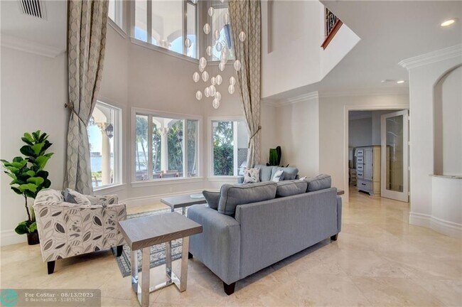 Foto del edificio - 1320 S Lakeside Dr