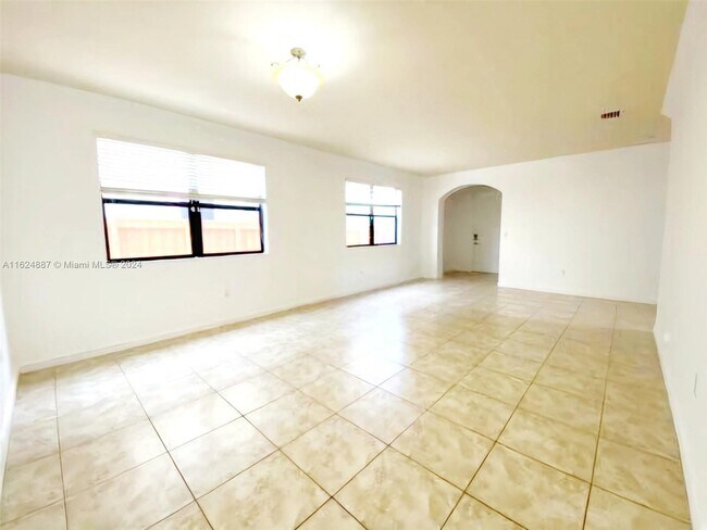 Foto del edificio - 570 SE 34th Ave