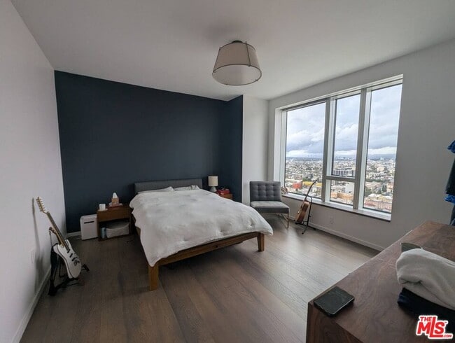 Building Photo - 889 Francisco St