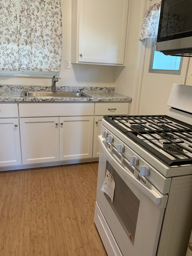 Building Photo - 905 Baldwin Rd