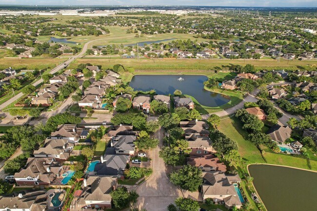 Foto del edificio - 10206 Pine Flats Dr