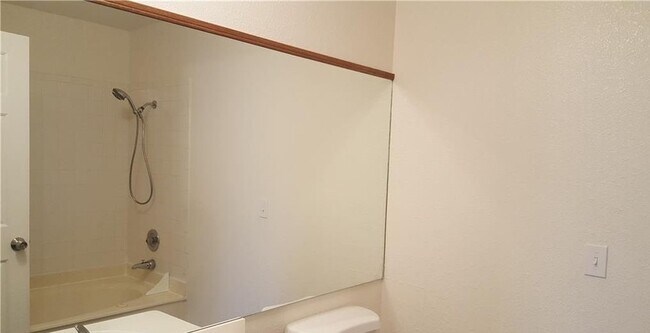 Foto del edificio - 5576 W Rochelle Ave