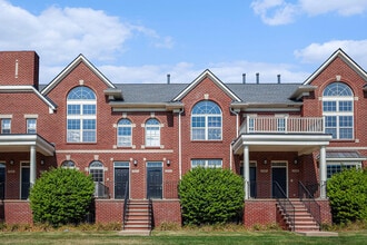 Building Photo - 3253 Newbury Pl