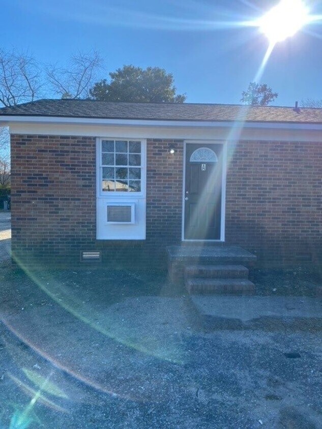 Foto principal - 6443 Applecross Dr. -A