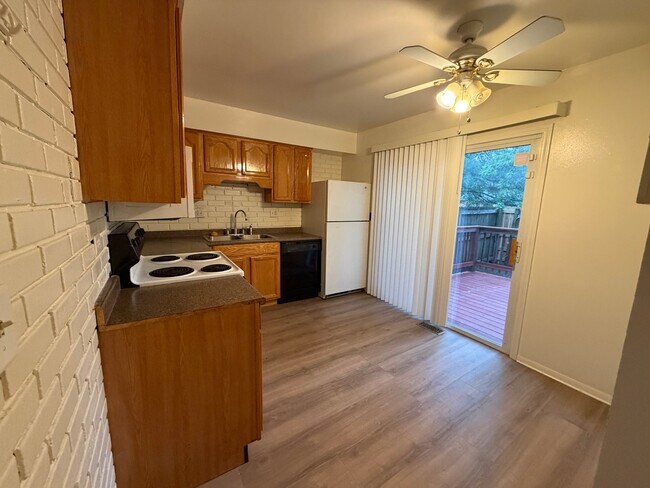 Foto del edificio - 5013 Euclid Ln